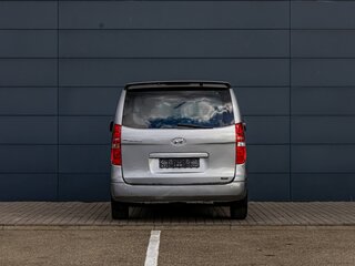 2011 Hyundai Grand Starex I, серый, 1855000 рублей, вид 5
