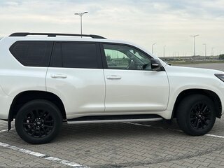 2020 Toyota Land Cruiser Prado 150 Series Рестайлинг 3, белый, 6000000 рублей, вид 2