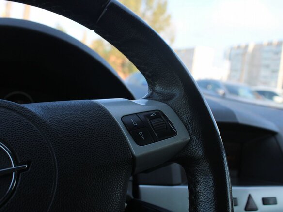 2012 Opel Astra H Рестайлинг, чёрный - вид 8