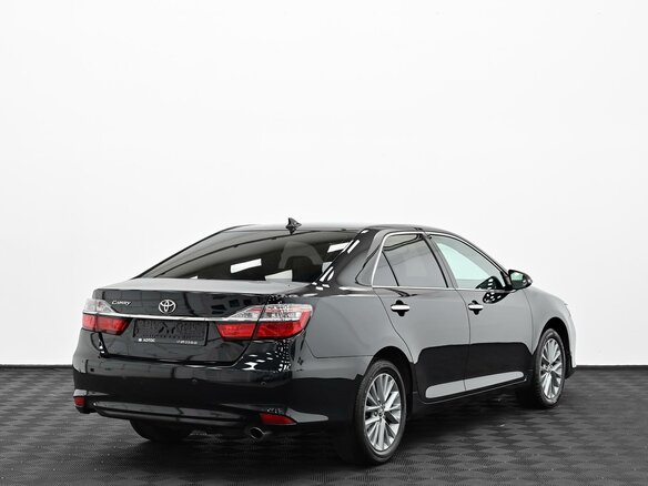 2017 Toyota Camry VII (XV50) Рестайлинг 2, чёрный, 1835000 рублей - вид 1
