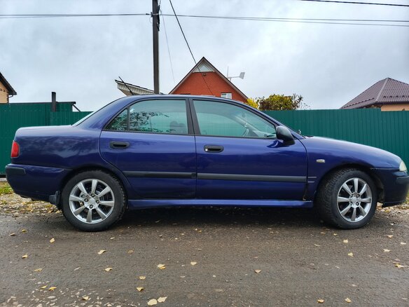 2002 Mitsubishi Carisma I Рестайлинг, синий, 250000 рублей - вид 4
