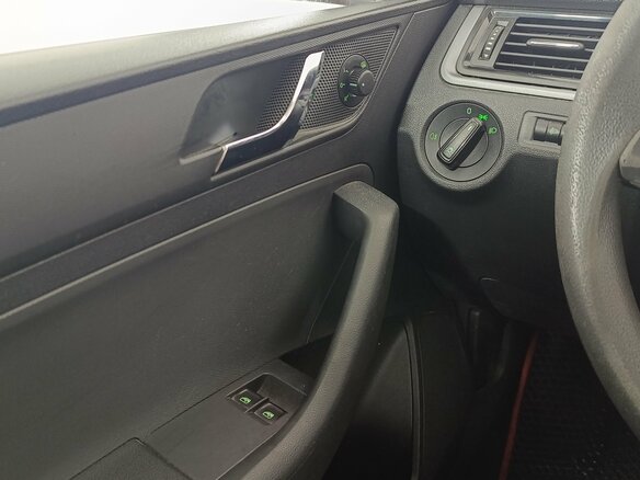 2016 Skoda Rapid I, красный, 970000 рублей - вид 10