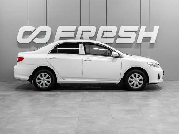 2011 Toyota Corolla X (E140, E150) Рестайлинг, белый, 900000 рублей - вид 4