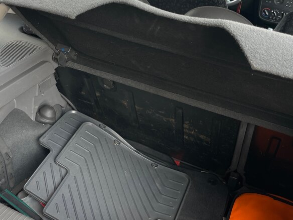 2001 Opel Corsa C, серый, 320000 рублей - вид 9