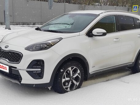 2019 Kia Sportage IV Рестайлинг, белый, 2450000 рублей, вид 1