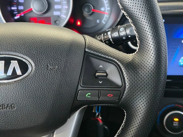 2013 Kia Rio III, чёрный, 999000 рублей - вид 16