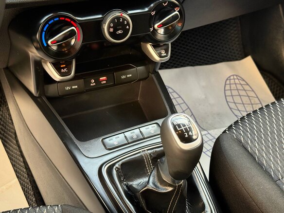 2020 Kia Rio IV, белый, 1164900 рублей - вид 14