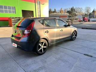 2010 Hyundai i30 I Рестайлинг, серый, 690000 рублей, вид 4