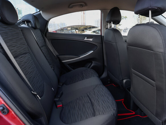 2016 Hyundai Solaris I Рестайлинг, красный, 998000 рублей - вид 11