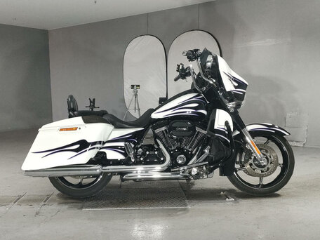 2016 Harley-Davidson CVO Street Glide, белый, 1450000 рублей, вид 1