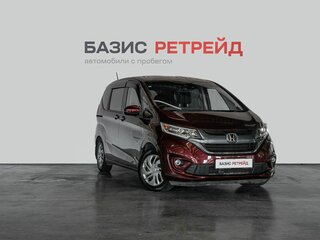 2017 Honda Freed+ II, красный, 1399000 рублей, вид 3