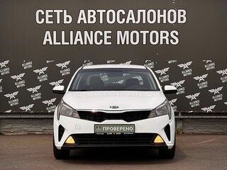 2021 Kia Rio IV Рестайлинг, белый, 1170000 рублей, вид 2