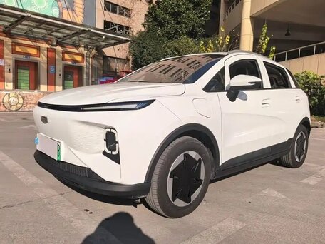 2024 Geely Geometry E 39.4 kWh, белый, 1447007 рублей, вид 4