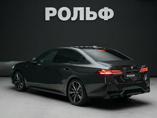 2025 BMW 5 серии 530i xDrive VIII (G60/G61/G68), серый, 8800000 рублей, вид 5