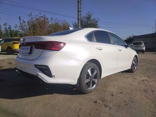 2020 Kia Cerato IV, белый, 1800000 рублей, вид 3