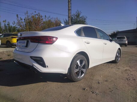 2020 Kia Cerato IV, белый, 1800000 рублей, вид 3