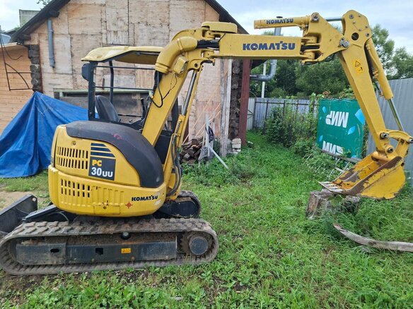 2012 Komatsu PC30MR, жёлтый, 2305555 рублей - вид 2