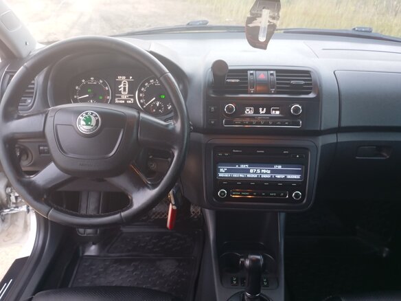 2012 Skoda Fabia II Рестайлинг, белый - вид 7