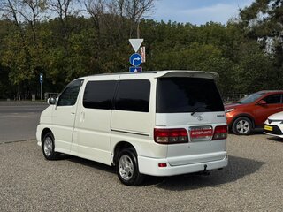 2000 Toyota Regius I Рестайлинг, белый, 890000 рублей, вид 4