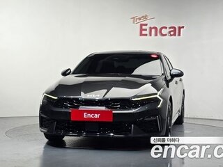 2023 Kia K5 III Рестайлинг, белый, 2940000 рублей, вид 2