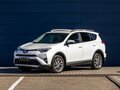 2017 Toyota RAV4 IV (XA40) Рестайлинг, белый, 1995000 рублей