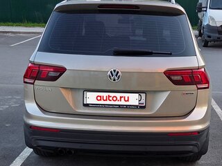 2020 Volkswagen Tiguan II, бежевый, 2750000 рублей, вид 5