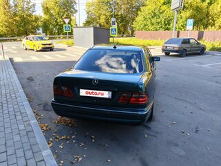 2000 Mercedes-Benz E-Класс 320 II (W210, S210) Рестайлинг, зелёный, 550000 рублей, вид 5