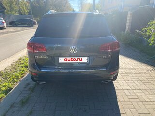 2014 Volkswagen Touareg II, серый, 2400000 рублей, вид 4