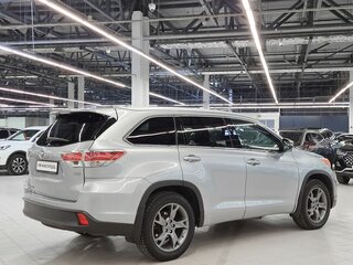 2014 Toyota Highlander III (XU50), серебристый, 2689000 рублей, вид 3
