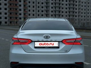 2021 Toyota Camry VIII (XV70) Рестайлинг, белый, 2890000 рублей, вид 5
