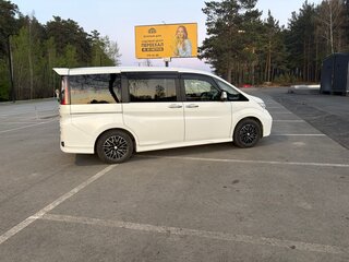 2015 Honda Stepwgn Spada V, белый, 1720000 рублей, вид 4