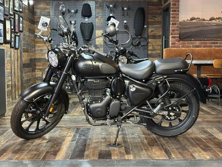 2025 Royal Enfield Classic 350, чёрный, 520000 рублей, вид 1