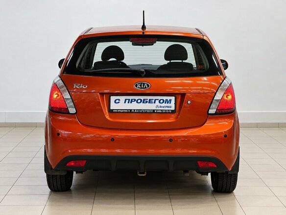 2010 Kia Rio II Рестайлинг, оранжевый, 630000 рублей - вид 2