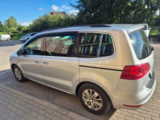 2011 Volkswagen Sharan II, серебристый, 1420000 рублей, вид 2