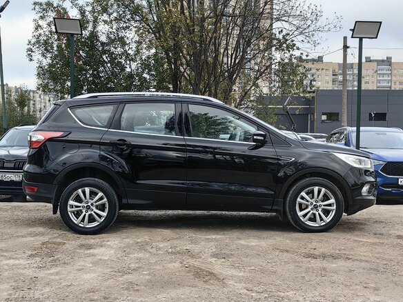 2018 Ford Kuga II Рестайлинг, чёрный, 1429000 рублей - вид 4