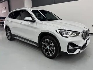 2022 BMW X1 18i sDrive II (F48) Рестайлинг, белый, 2800000 рублей, вид 3