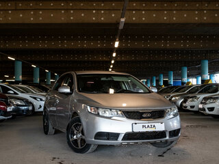 2012 Kia Cerato 6-speed II, серебристый, 1000000 рублей, вид 2