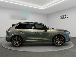 2025 Audi Q3 TFSI III (FJ), зелёный, 6675000 рублей, вид 3
