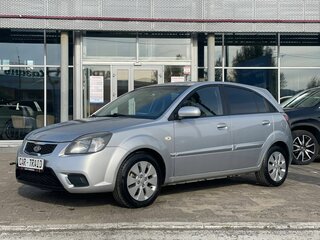 2010 Kia Rio II Рестайлинг, серебристый, 579000 рублей, вид 1