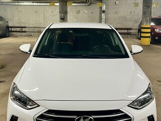 2017 Hyundai Elantra VI (AD), белый, 1500000 рублей, вид 1