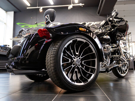 2023 Harley-Davidson Road Glide 3, чёрный, 3790000 рублей, вид 5