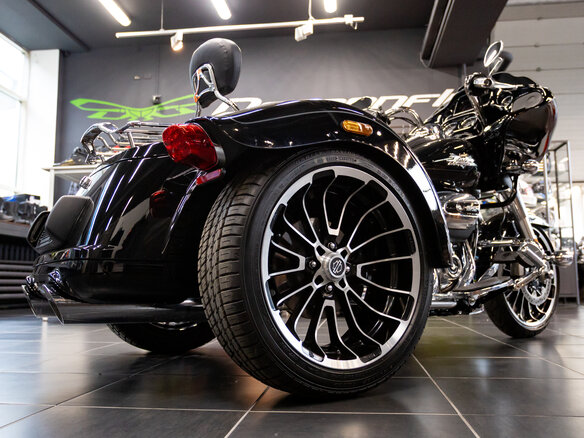 2023 Harley-Davidson Road Glide 3, чёрный, 3790000 рублей - вид 4