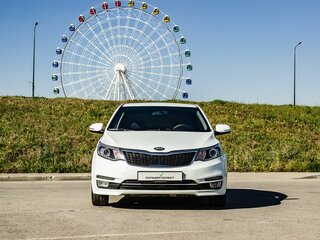2016 Kia Rio III Рестайлинг, белый, 1090000 рублей, вид 3