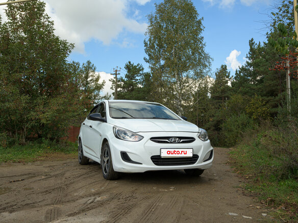 2014 Hyundai Solaris I, белый, 740000 рублей - вид 3
