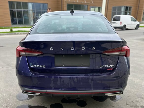 2022 Skoda Octavia IV (A8), синий, 2300000 рублей - вид 3