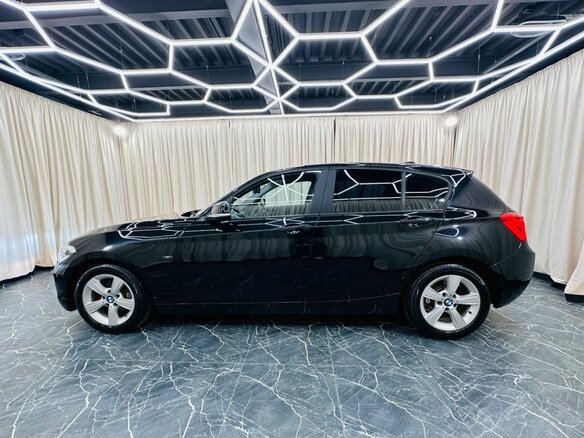 2015 BMW 1 серии 118i II (F20/F21) Рестайлинг, чёрный, 1479000 рублей - вид 3
