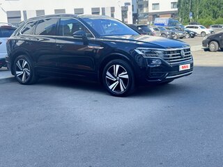 2019 Volkswagen Touareg III, чёрный, 4690000 рублей, вид 2