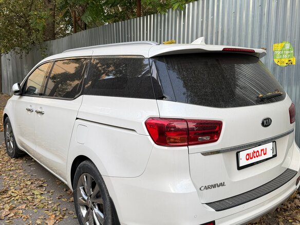 2020 Kia Carnival III, белый, 1320000 рублей - вид 2