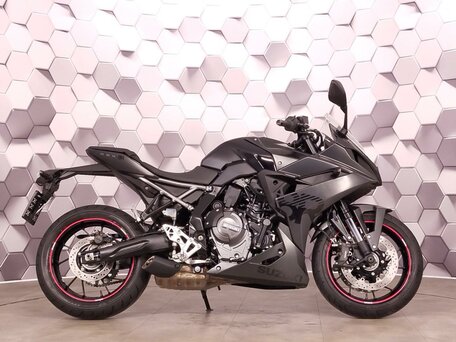 2024 Suzuki GSX-8R, чёрный, 899000 рублей, вид 3