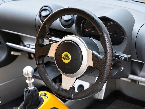 2012 Lotus Elise III, жёлтый, 3690000 рублей - вид 12